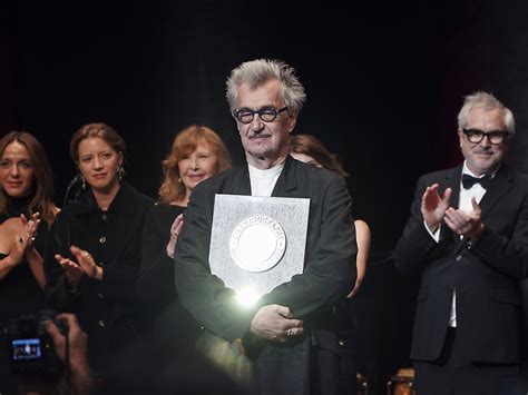  Berliner Filmfestivalets 2019 pris till Wim Wenders för hans enastående bidrag till den nya tyska vågen och hans visionära konstnärskap